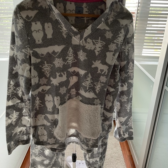 Pijamas - Picture 1 of 2